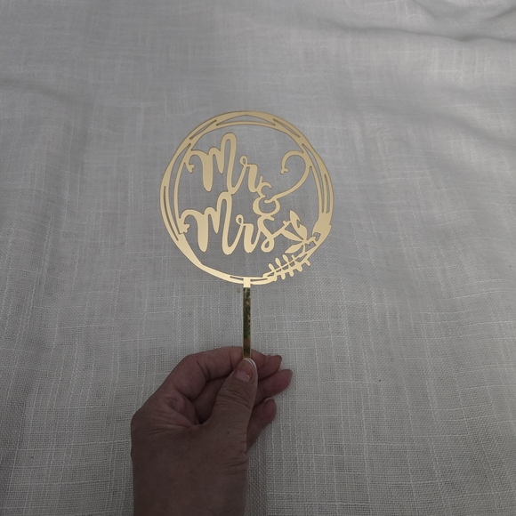 Wedding Decor! (Roses, Card Box, Table Number Holders, Cake Topper) - Picture 8 of 13